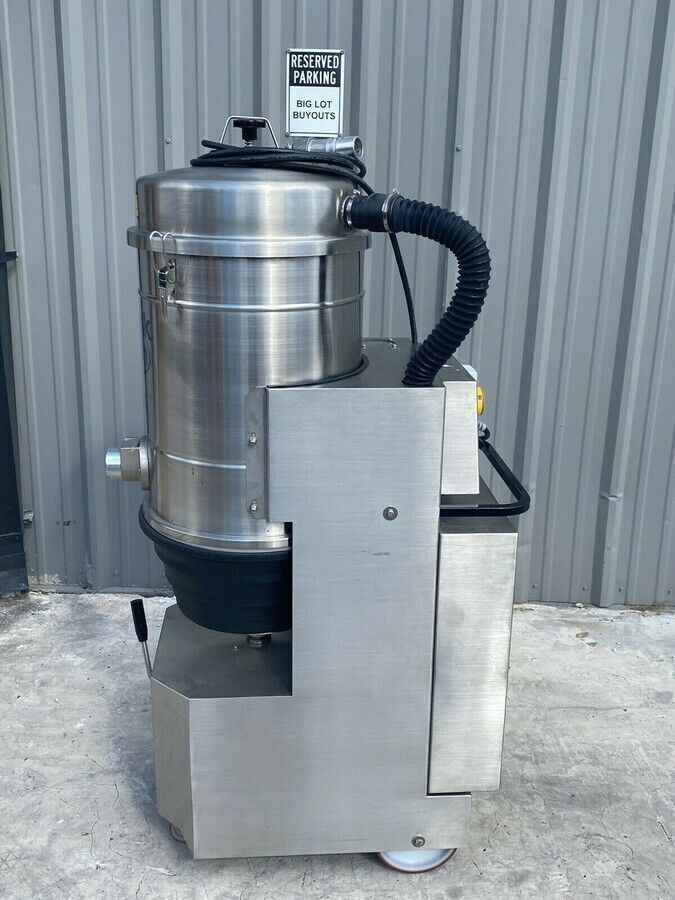 Nilfisk CFM 3306 Stainless Steel Industrial Dry Vacuum, 12.6 Gallon / 48L (208V)
