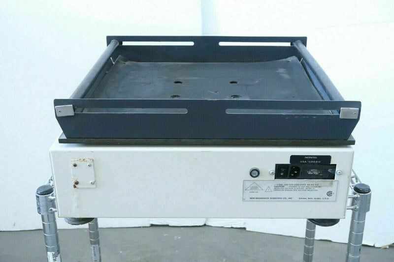2X New Brunswick Innova 2100, Lab Bench Top Platform Plate Shakers, (M1194-0000)